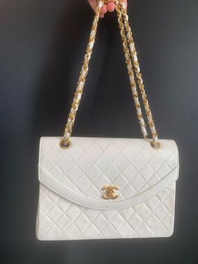 Chanel Bag Vintage CC Matelasse Chain Shoulder Lambskin White RARE